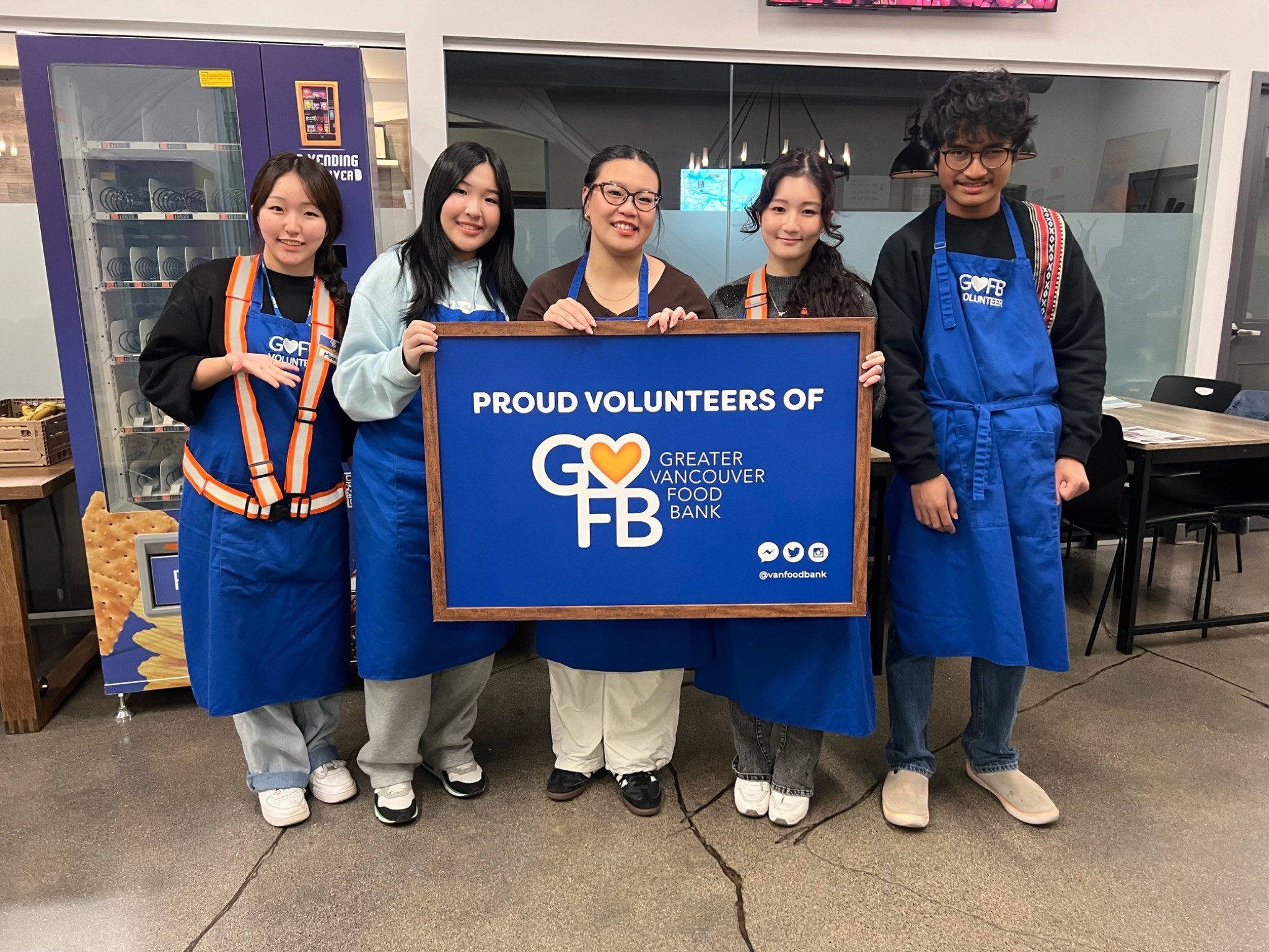 Greater Vancouver Food Bankでのボランティア活動