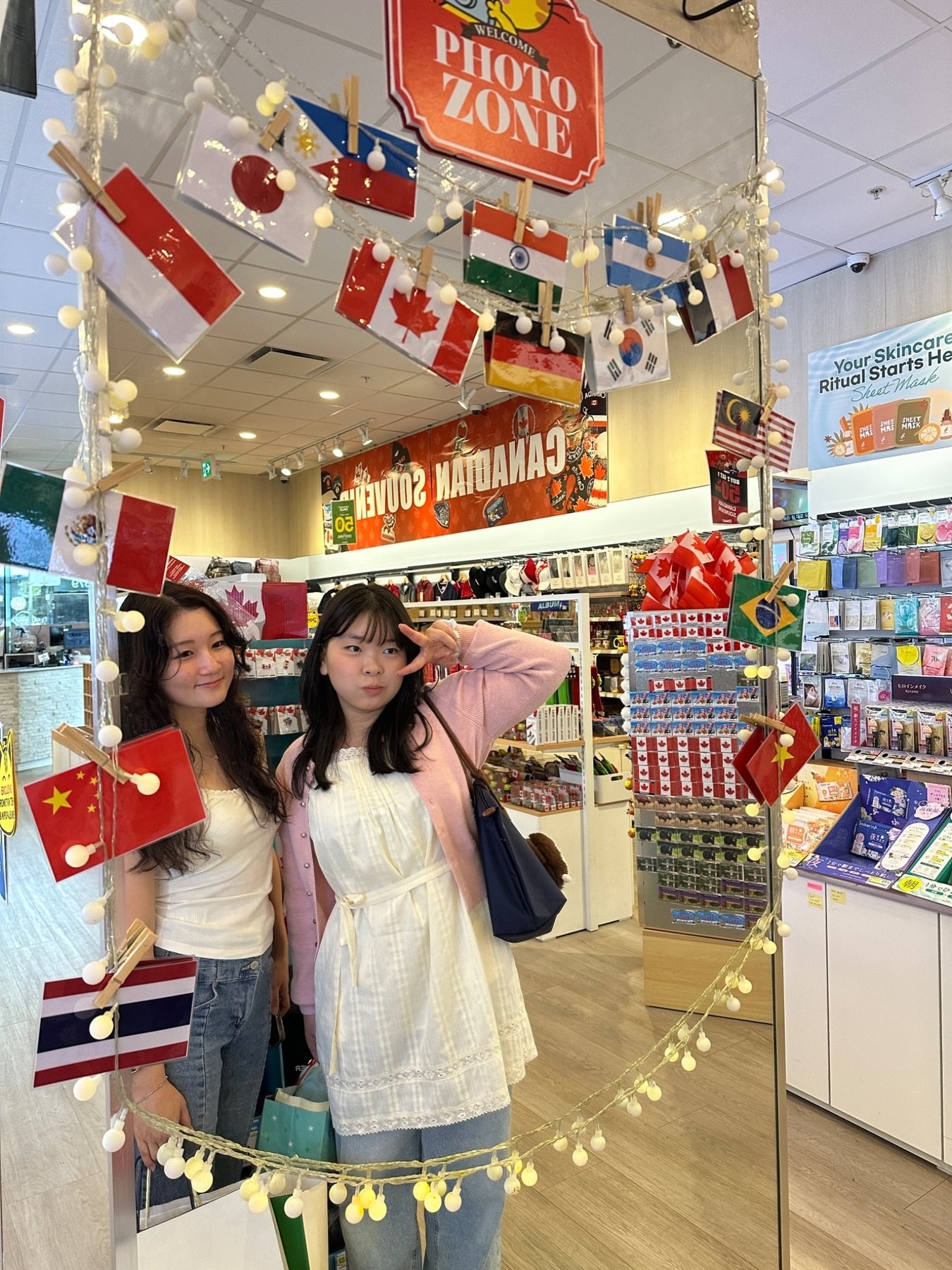 国旗が並ぶフォトスポットでの写真